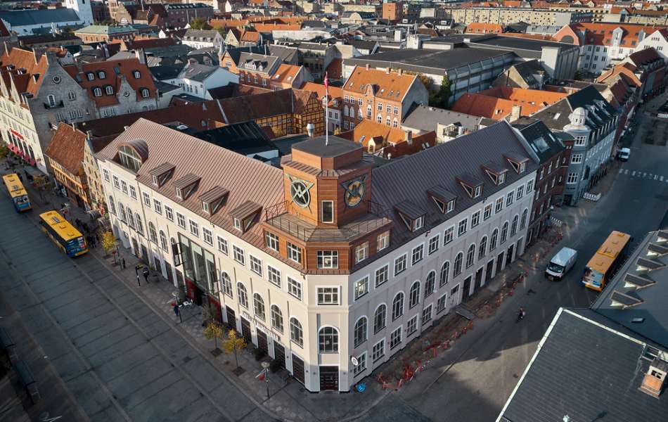 Eye-catching copper roof in the heart of Aalborg, Østerågade 27, 9000 Aalborg